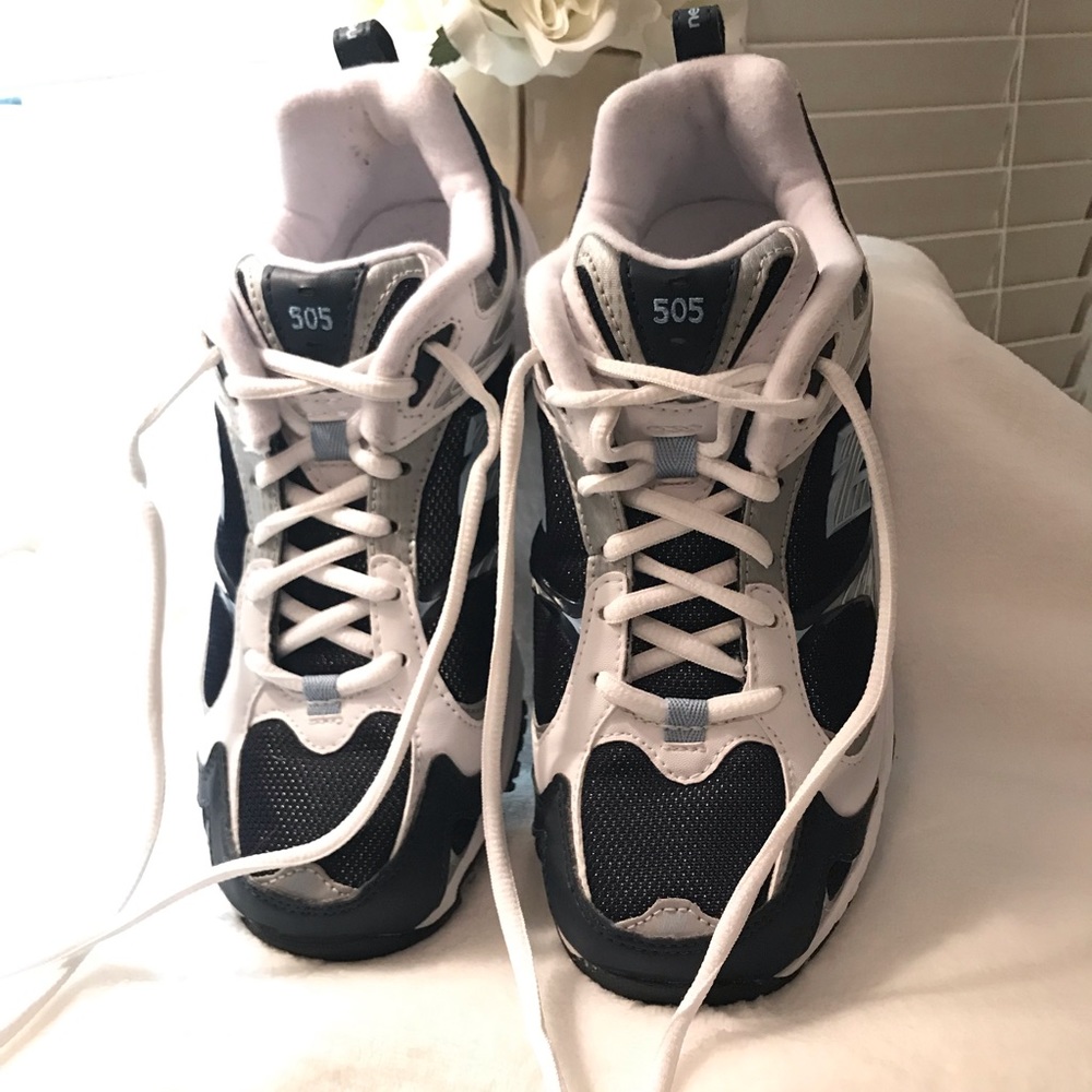 New Balance 505 trainers